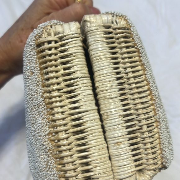 Vintage Midas of Miami White Wicker Beaded Purse with Velvet Flower Appliqué - Picture 9 of 12